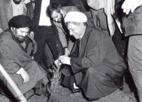 حاج سید احمد خمینی و آیت الله هاشمی رفسنجانی | مراسم درختکاری در اطراف حرم مطهر حضرت امام | دی ماه 1369